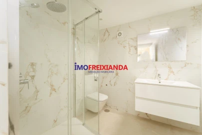 Moradia T2 para Venda em Caxarias