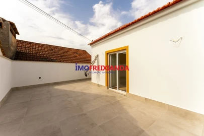 Moradia T2 para Venda em Caxarias