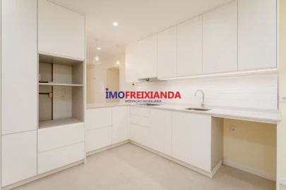 Moradia T2 para Venda em Caxarias