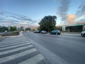 Terreno para Venda em Algueirão-Mem Martins