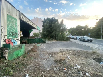 Terreno para Venda em Algueirão-Mem Martins