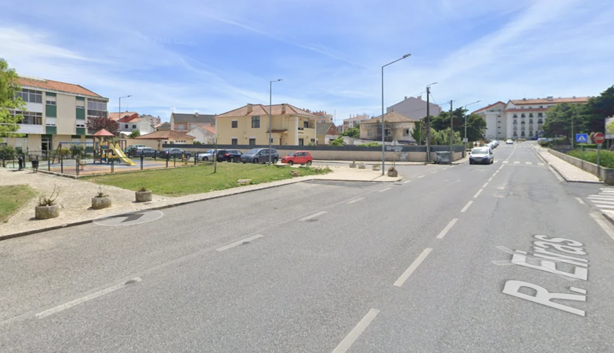 Terreno para Venda em Algueirão-Mem Martins Foto 4