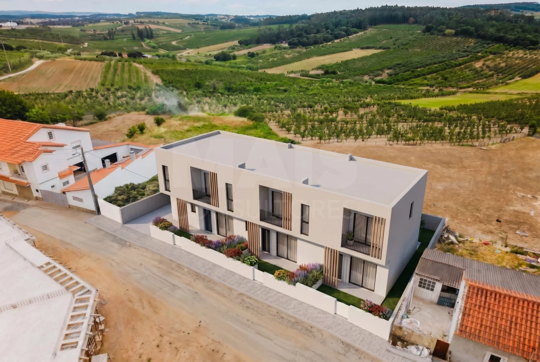 Moradia T4 para Venda em Roliça Foto 1