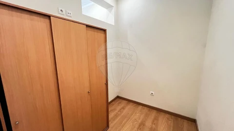 Apartamento T1 para Arrendamento em Misericórdia