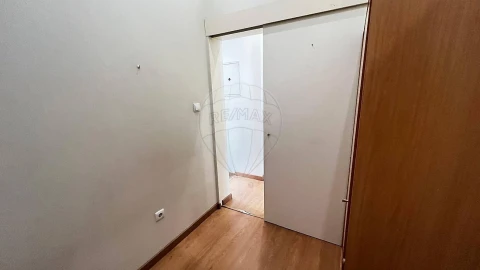 Apartamento T1 para Arrendamento em Misericórdia