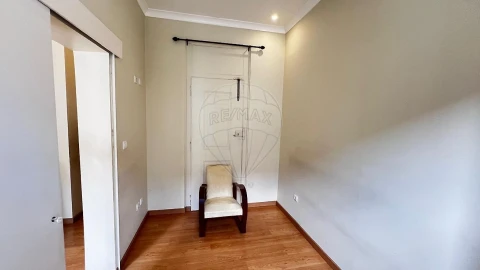 Apartamento T1 para Arrendamento em Misericórdia