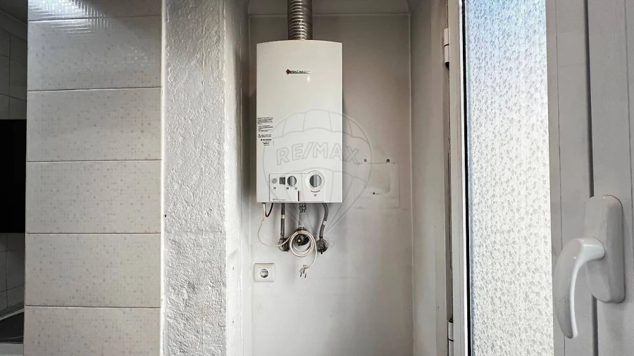Apartamento T1 para Arrendamento em Misericórdia Foto 5