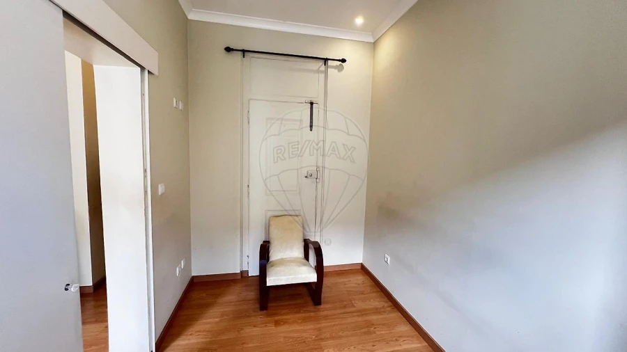 Apartamento T1 para Arrendamento em Misericórdia