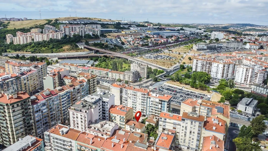 Prédio para Venda em Cacém e São Marcos Foto 42