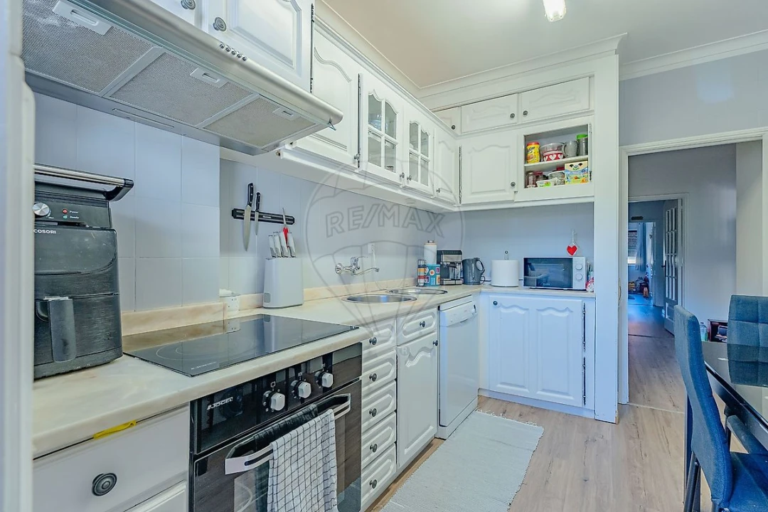 Apartamento T2 para Venda em Vilar de Andorinho Foto 6