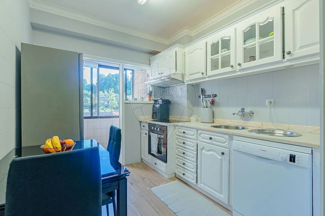 Apartamento T2 para Venda em Vilar de Andorinho Foto 2