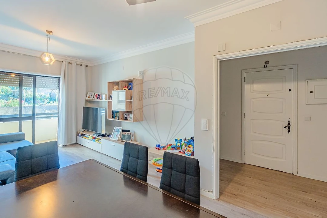 Apartamento T2 para Venda em Vilar de Andorinho Foto 1