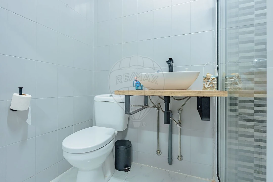 Apartamento T2 para Venda em Vilar de Andorinho Foto 14