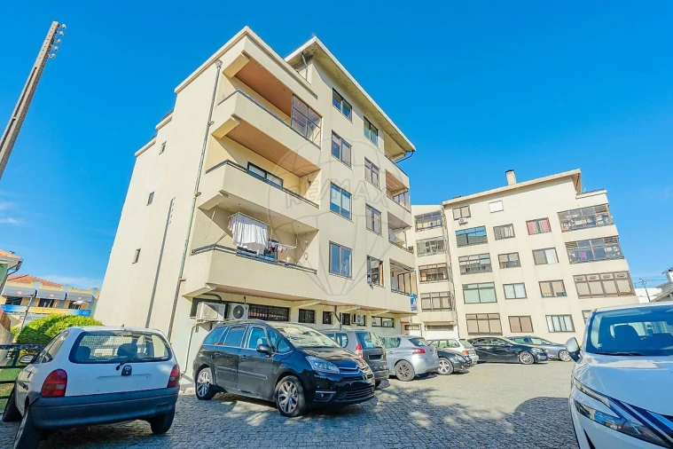 Apartamento T2 para Venda em Vilar de Andorinho Foto 26