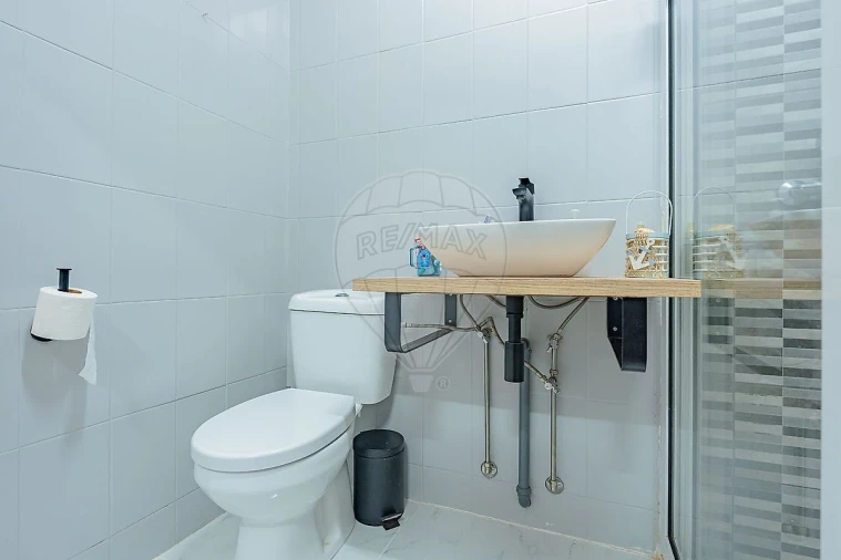 Apartamento T2 para Venda em Vilar de Andorinho Foto 14