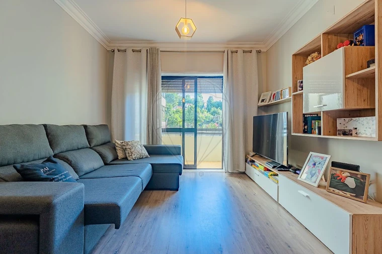 Apartamento T2 para Venda em Vilar de Andorinho Foto 4