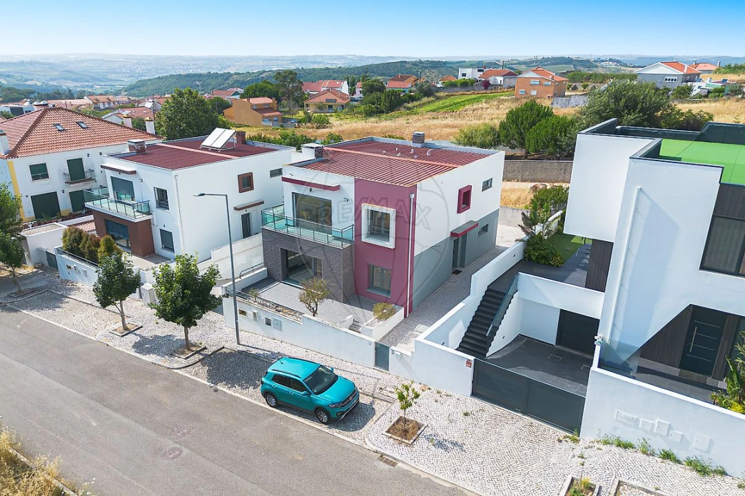 Moradia T5 para Venda em Santa Maria, São Pedro e Matacães Foto 33
