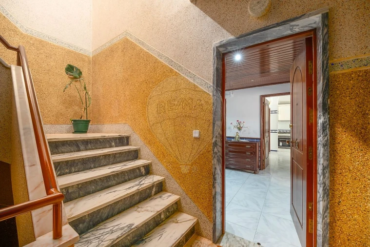 Apartamento T3 para Venda em Alverca do Ribatejo e Sobralinho Foto 2
