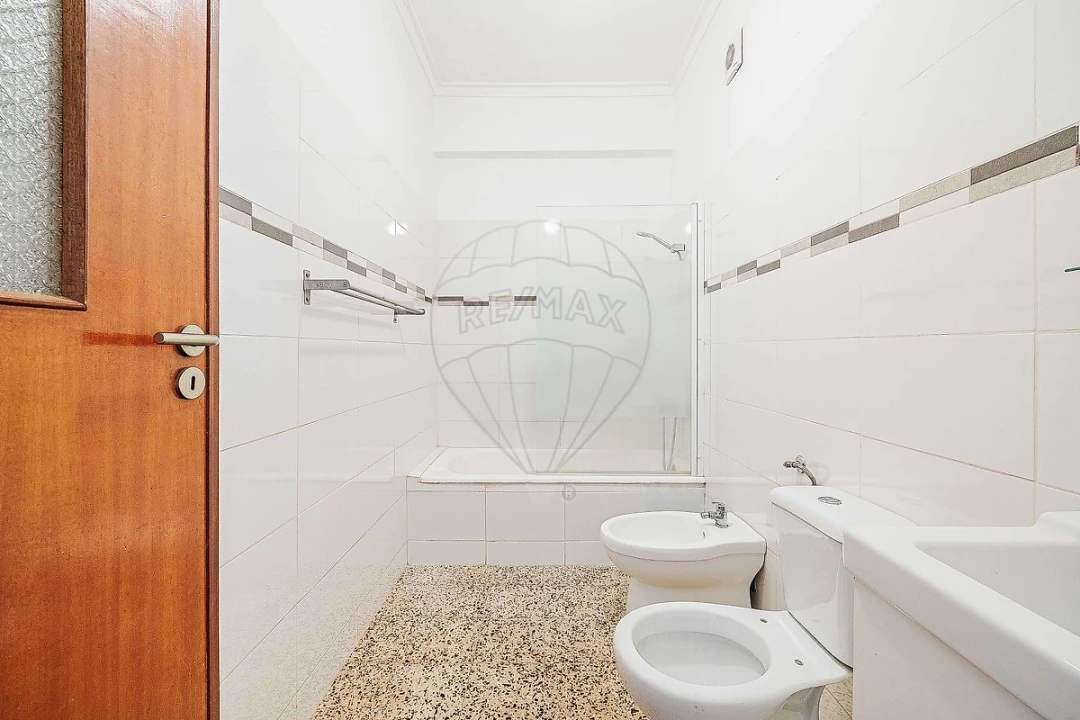 Apartamento T2 para Venda em Agualva e Mira-Sintra Foto 2