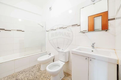 Apartamento T2 para Venda em Agualva e Mira-Sintra