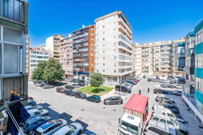 Apartamento T2 para Venda em Agualva e Mira-Sintra
