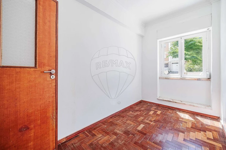 Apartamento T2 para Venda em Agualva e Mira-Sintra Foto 12