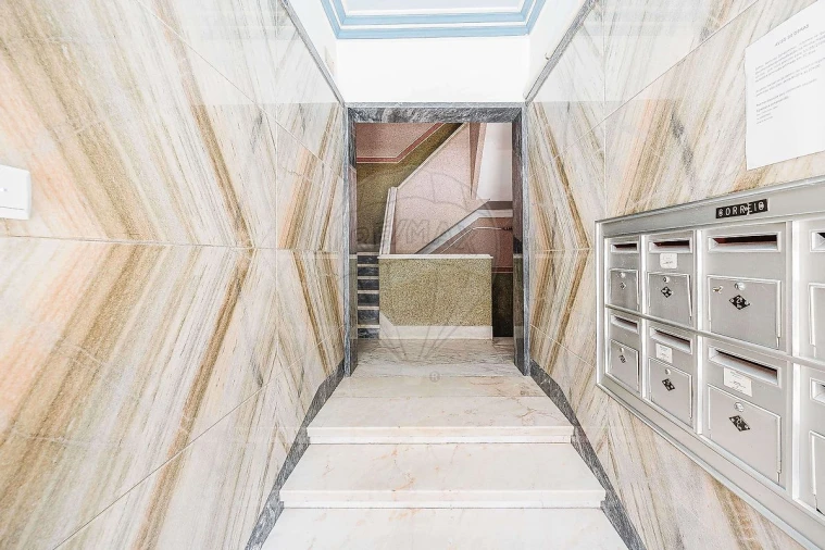 Apartamento T2 para Venda em Agualva e Mira-Sintra Foto 19