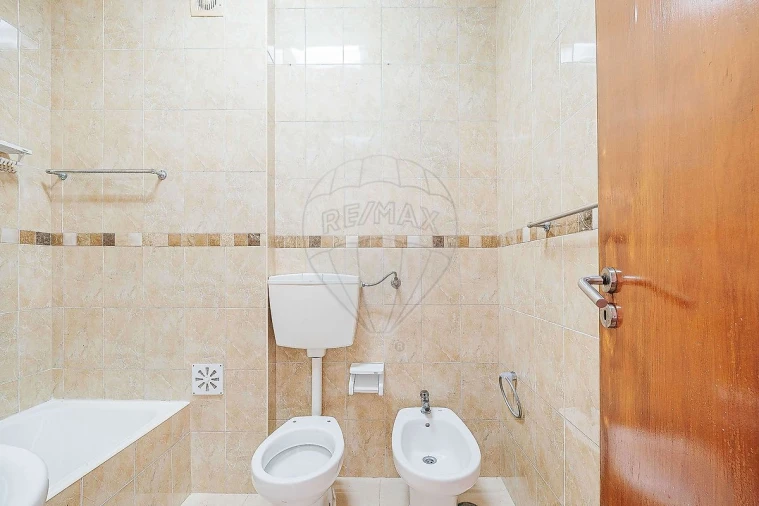 Apartamento T2 para Venda em Cacém e São Marcos Foto 13