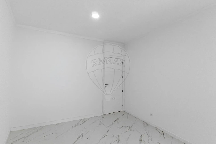 Apartamento T1 para Venda em Almada, Cova da Piedade, Pragal e Cacilhas Foto 6