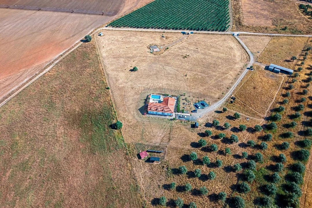 Quinta T3 para Venda em Ferreira do Alentejo e Canhestros Foto 2