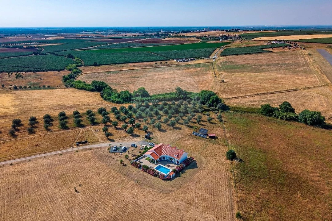 Quinta T3 para Venda em Ferreira do Alentejo e Canhestros Foto 1