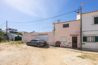 Moradia T2 para Venda em Alenquer (Santo Estêvão e Triana)
