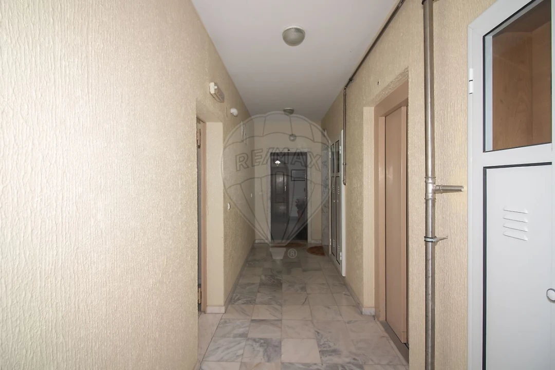 Apartamento T2 para Venda em Azambuja Foto 4
