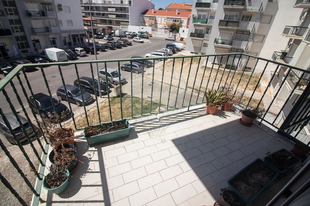 Apartamento T2 para Venda em Azambuja Foto 10