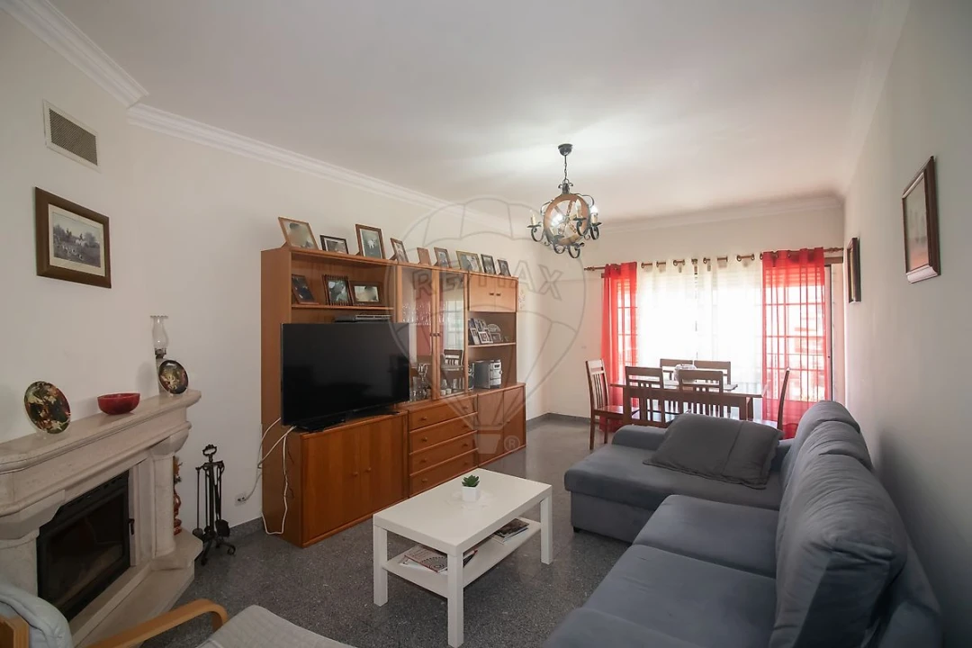 Apartamento T2 para Venda em Azambuja Foto 6