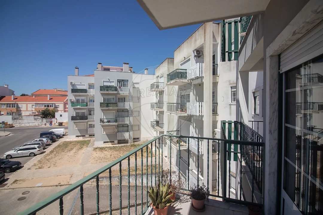 Apartamento T2 para Venda em Azambuja Foto 12
