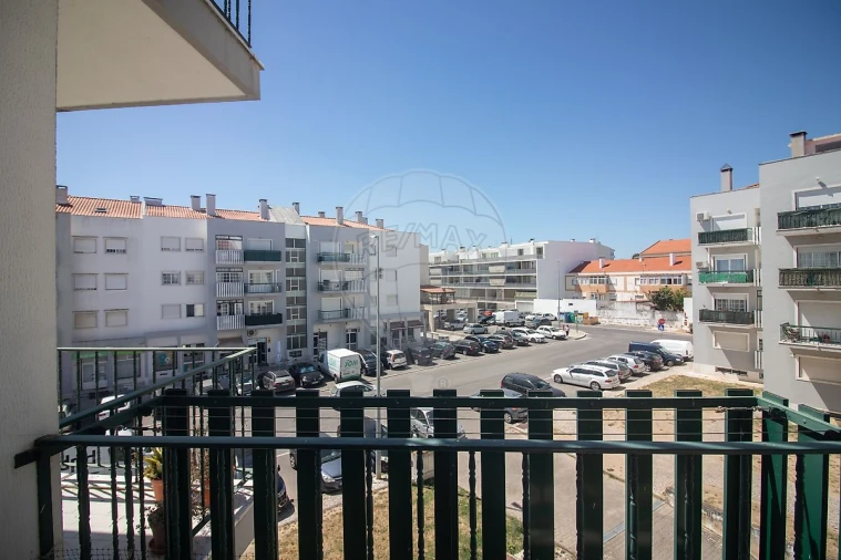 Apartamento T2 para Venda em Azambuja Foto 16