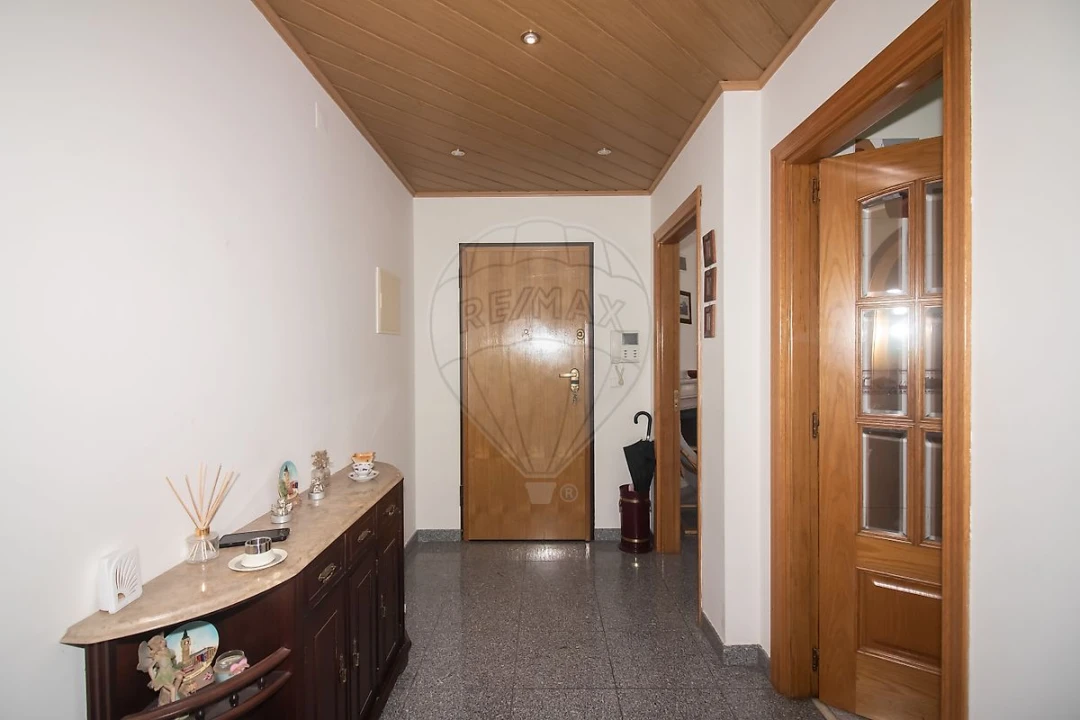 Apartamento T2 para Venda em Azambuja Foto 3