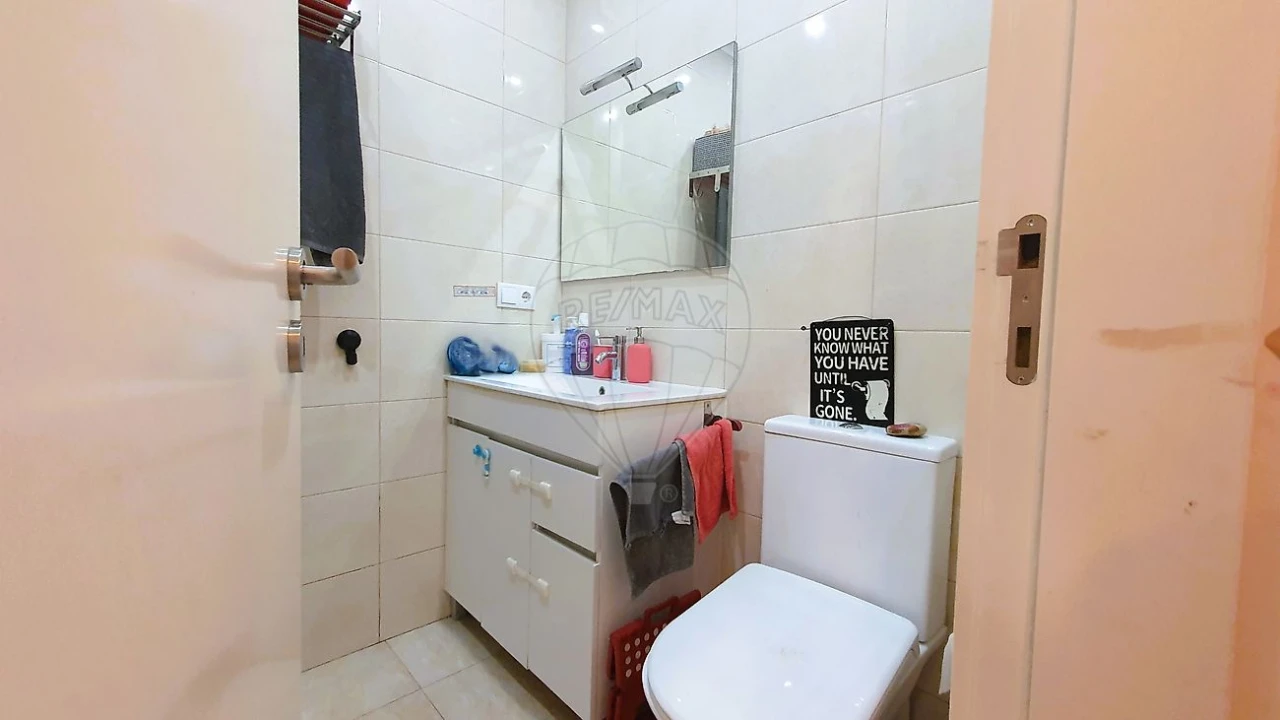 Apartamento T2 para Arrendamento em Algés, Linda-A-Velha e Cruz Quebrada-Dafundo Foto 11