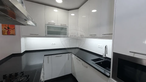 Apartamento T2 para Arrendamento em Algés, Linda-A-Velha e Cruz Quebrada-Dafundo