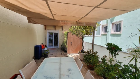 Apartamento T2 para Arrendamento em Algés, Linda-A-Velha e Cruz Quebrada-Dafundo
