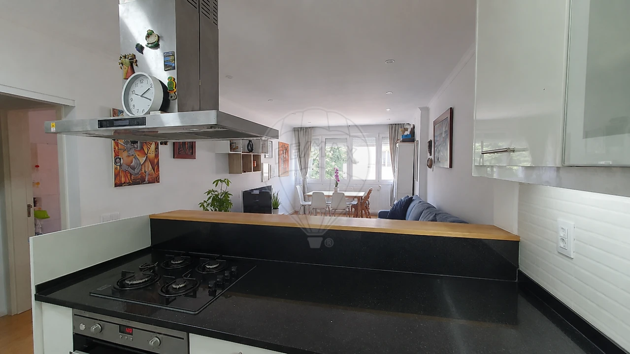 Apartamento T2 para Arrendamento em Algés, Linda-A-Velha e Cruz Quebrada-Dafundo Foto 4