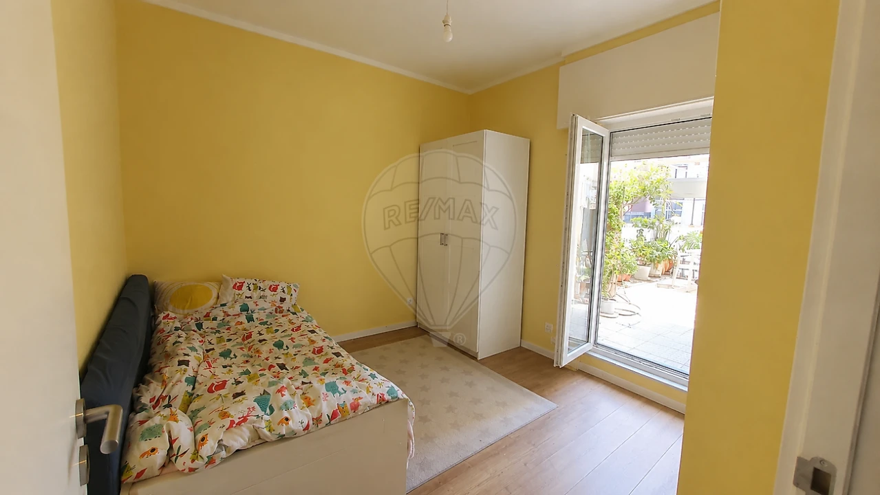 Apartamento T2 para Arrendamento em Algés, Linda-A-Velha e Cruz Quebrada-Dafundo Foto 9