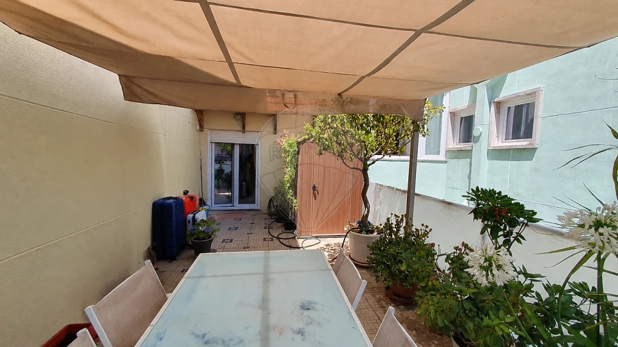 Apartamento T2 para Arrendamento em Algés, Linda-A-Velha e Cruz Quebrada-Dafundo Foto 13