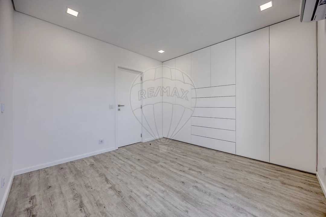 Apartamento T3 para Venda em São Felix da Marinha Foto 8