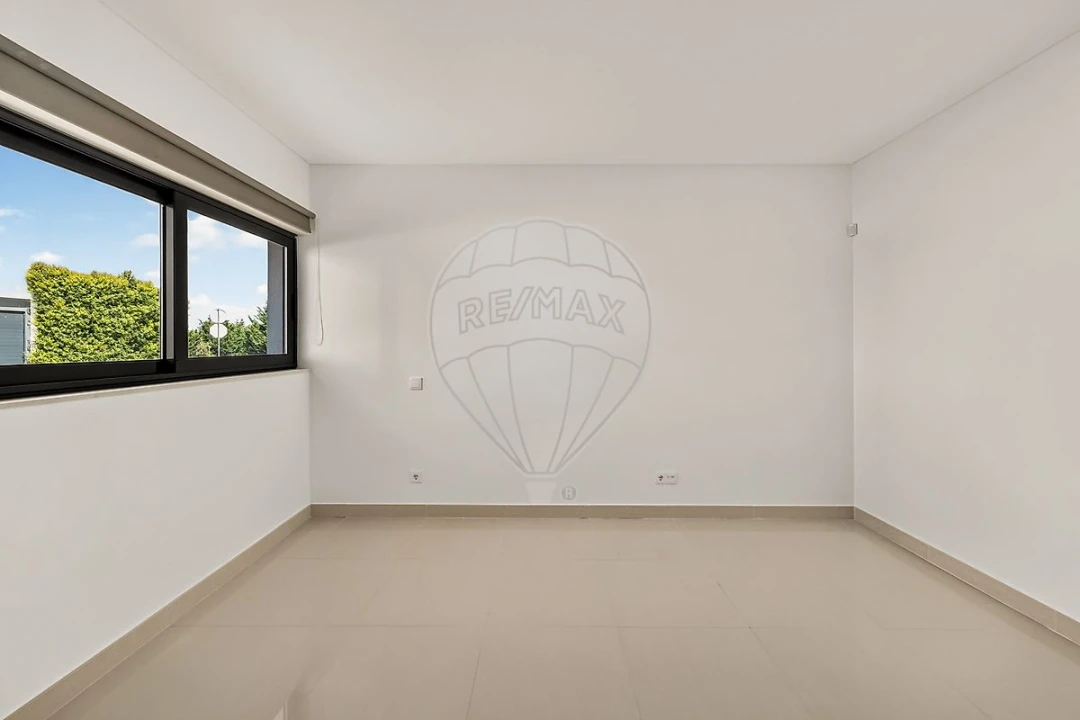 Apartamento T1 para Venda em Quinta do Anjo Foto 21