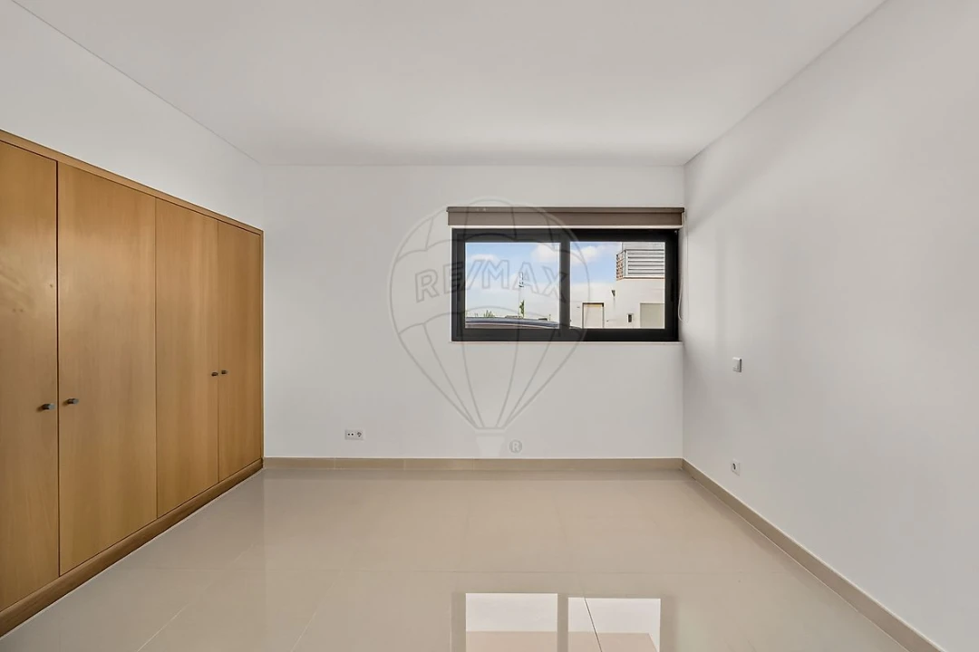 Apartamento T1 para Venda em Quinta do Anjo Foto 17
