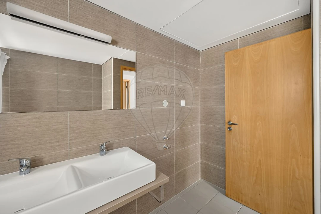 Apartamento T1 para Venda em Quinta do Anjo Foto 16