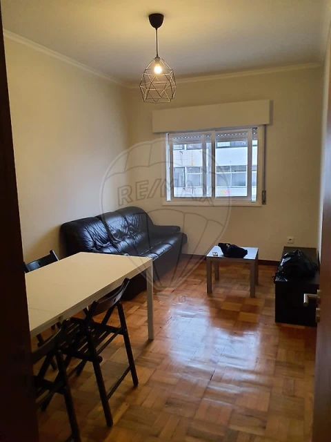 Apartamento T2 para Arrendamento em Paranhos