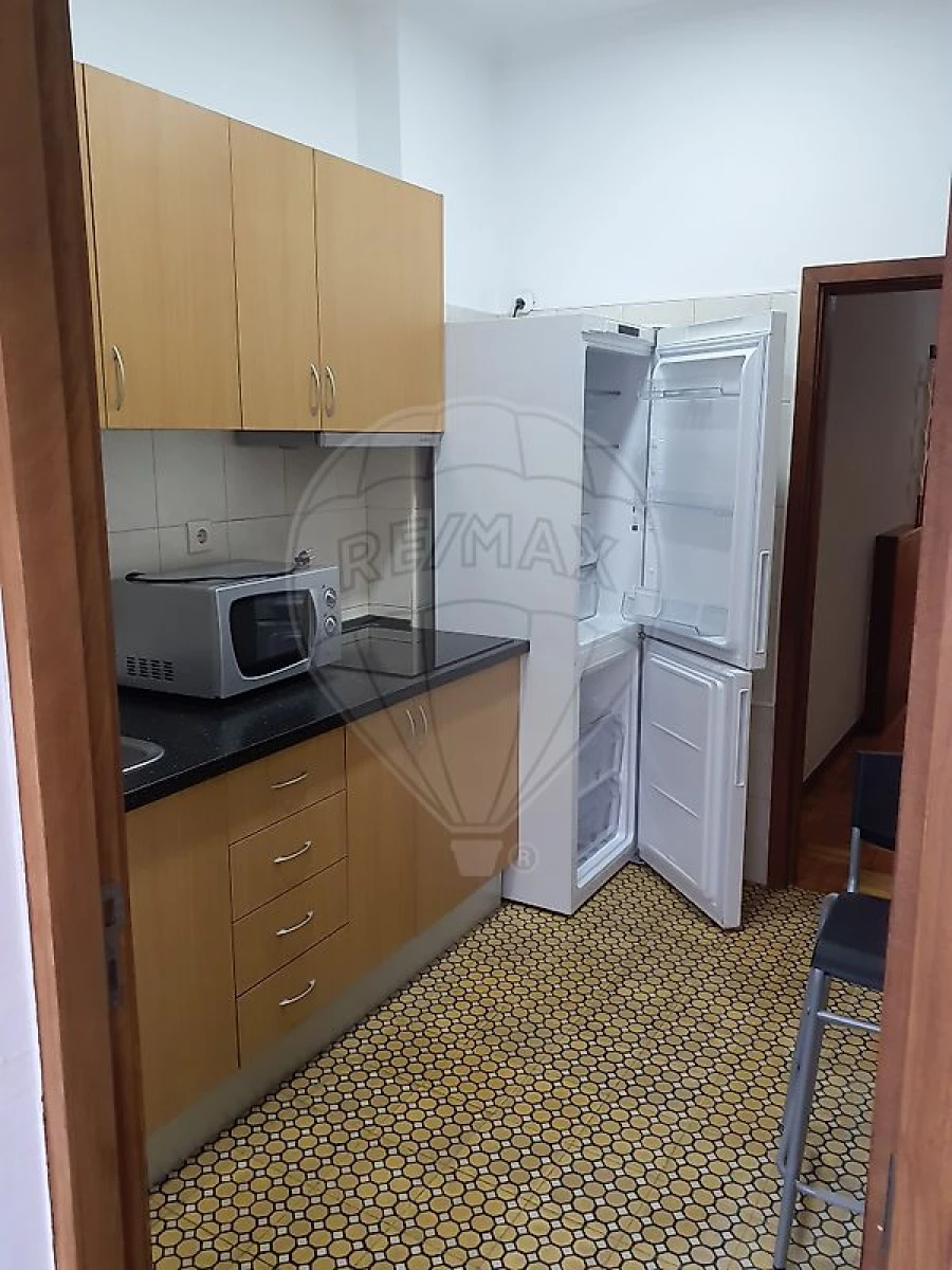 Apartamento T2 para Arrendamento em Paranhos Foto 4